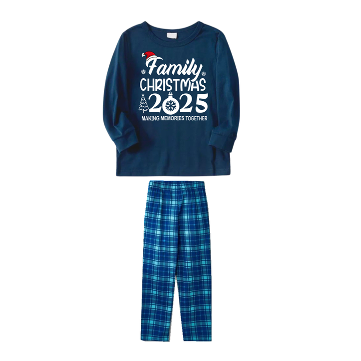 Mirla | Familjejul 2025 Texttryck Blå Långärmad Topp med Blå Rutiga Familjepassande Pyjamas-Eva Jonsson