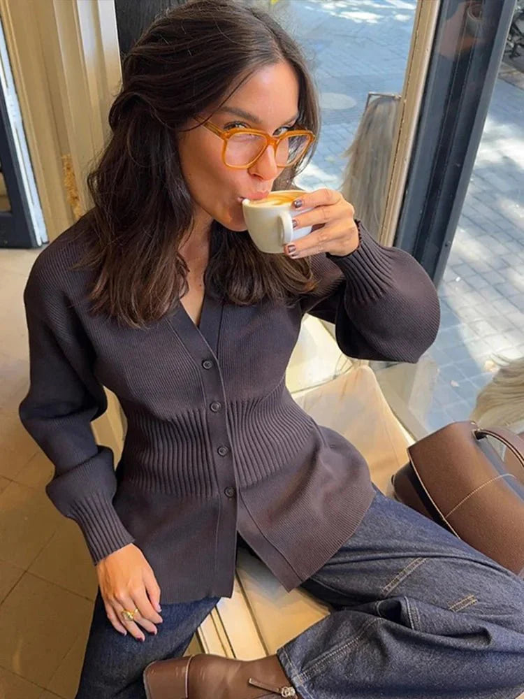 Mirla | Figursydd V-Hals Cardigan-Eva Jonsson