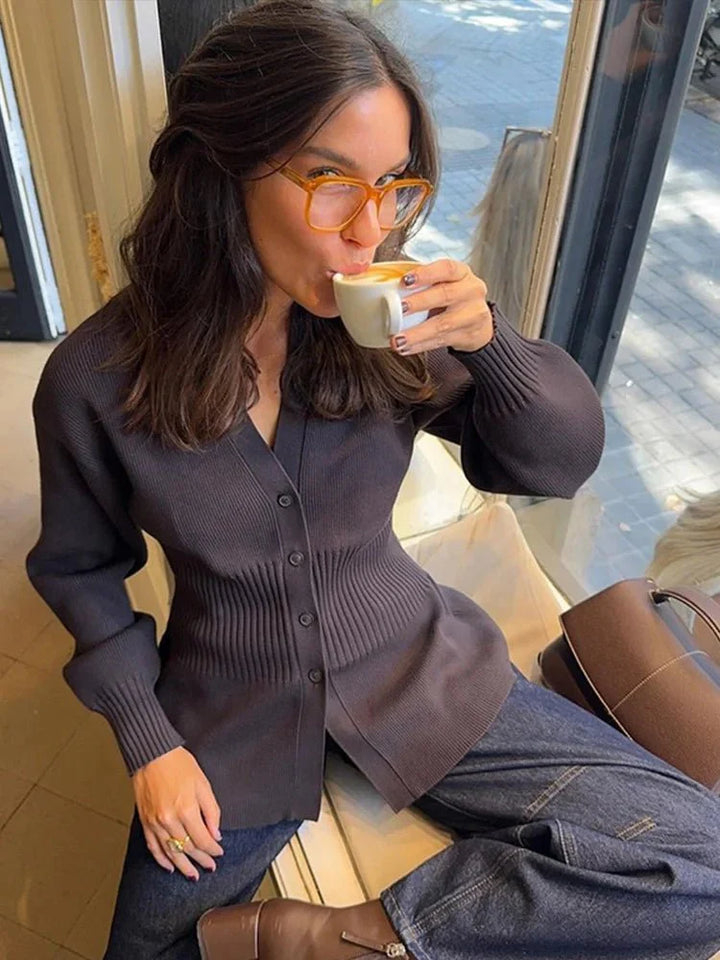 Mirla | Figursydd V-Hals Cardigan-Eva Jonsson