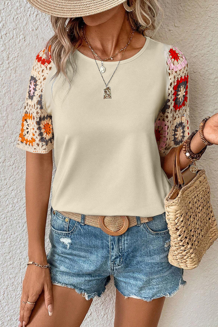 Mirla | Floral Virkad T-shirt för Damer Lätt & Luftig-Eva Jonsson