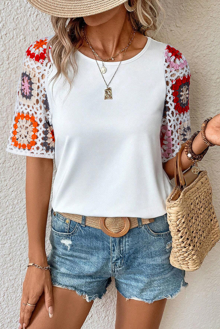 Mirla | Floral Virkad T-shirt för Damer Lätt & Luftig-Eva Jonsson
