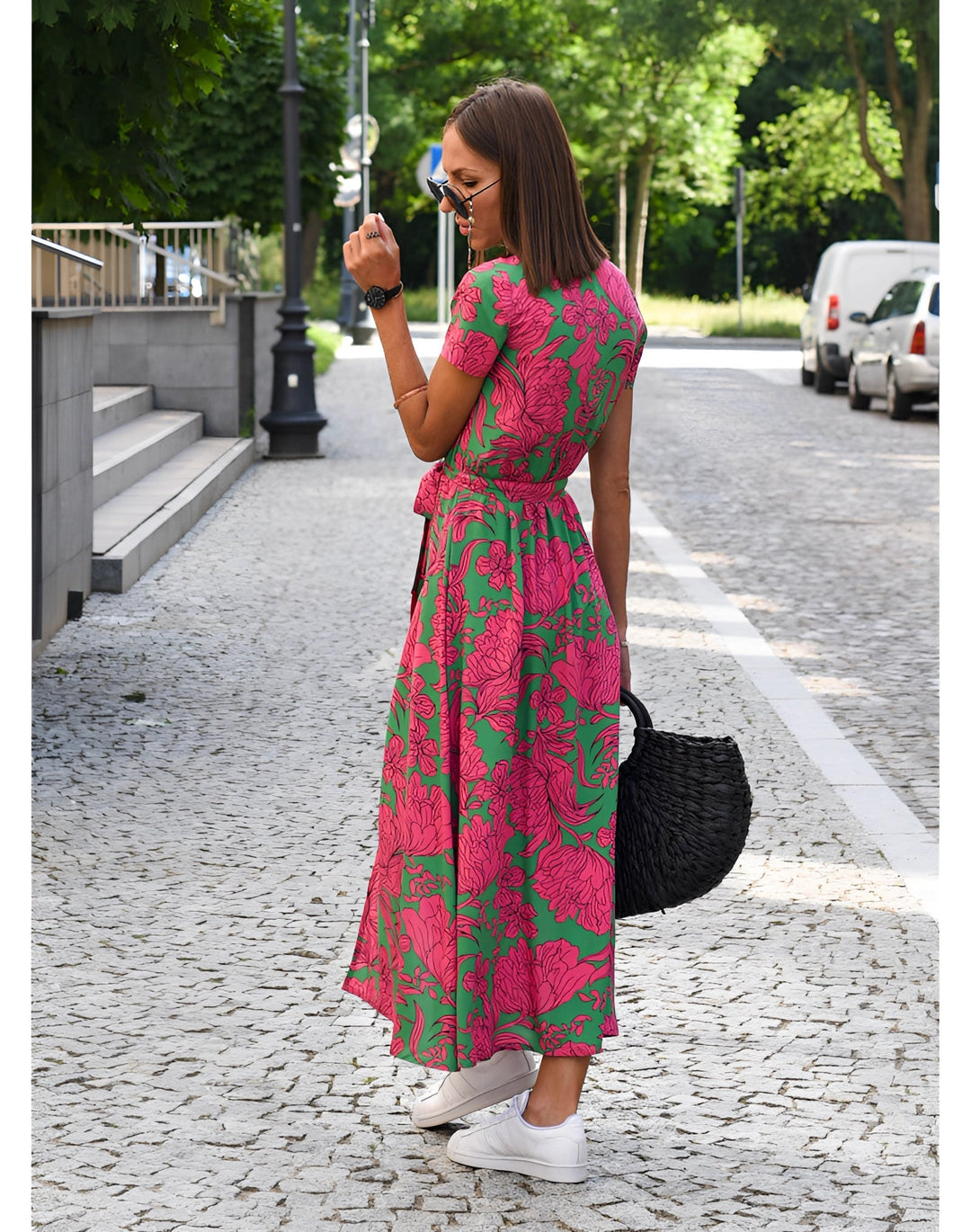 Mirla | Floral Wrap Dress - Lätt tropisk sommarklänning med V-ringning-Eva Jonsson