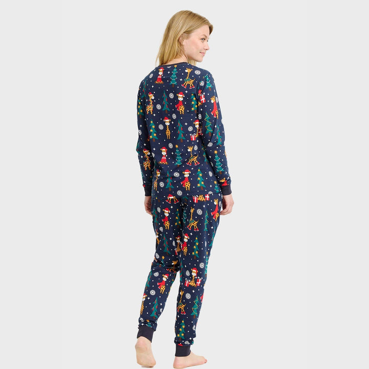 Mirla | Giraffens Julpyjamas - Dam-Eva Jonsson
