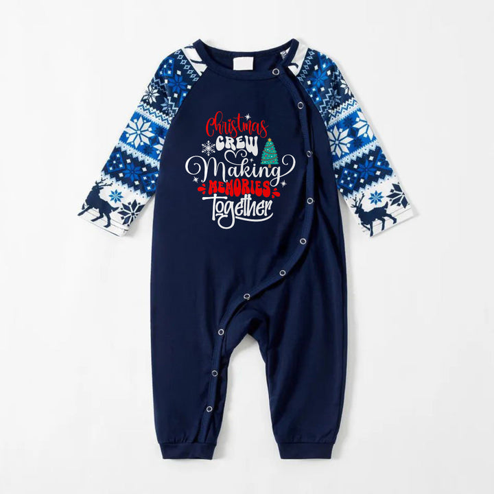 Mirla | Glad Blå Jul-Pyjama-Set med Familjeslogan-Designs-Eva Jonsson