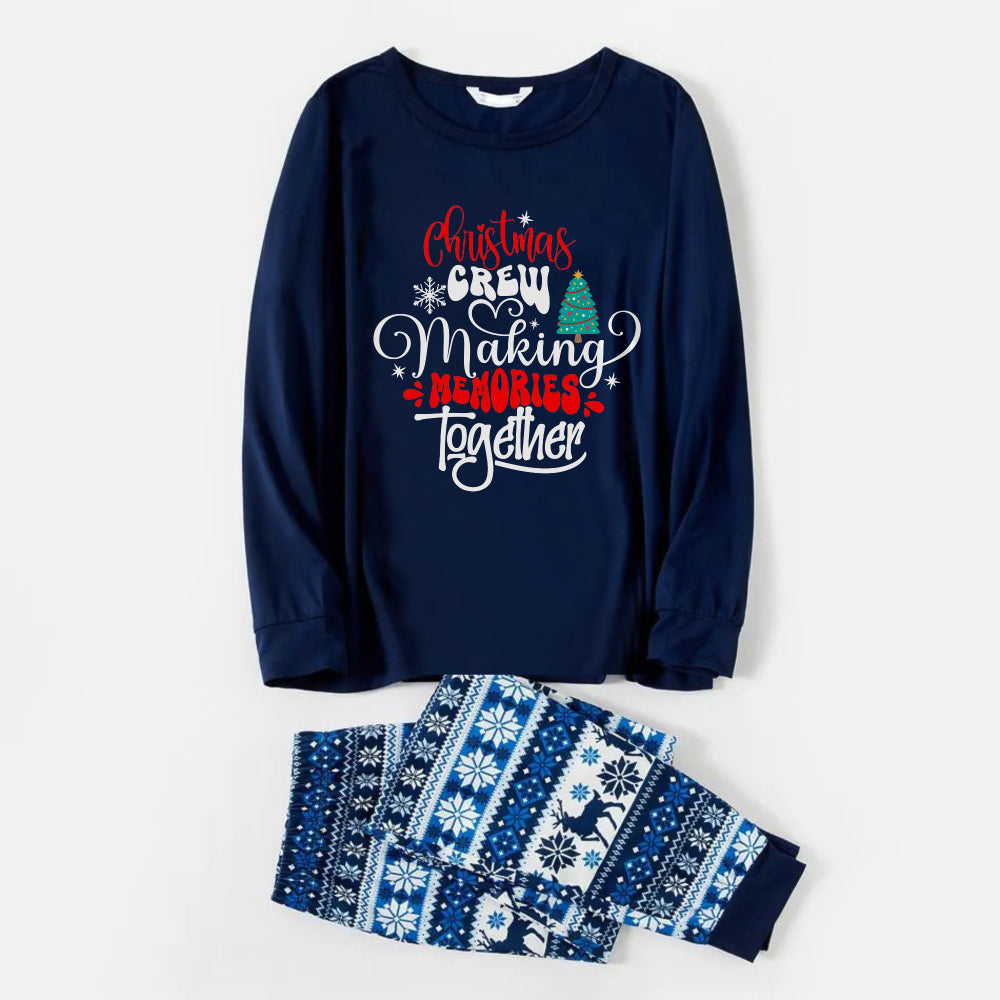 Mirla | Glad Blå Jul-Pyjama-Set med Familjeslogan-Designs-Eva Jonsson