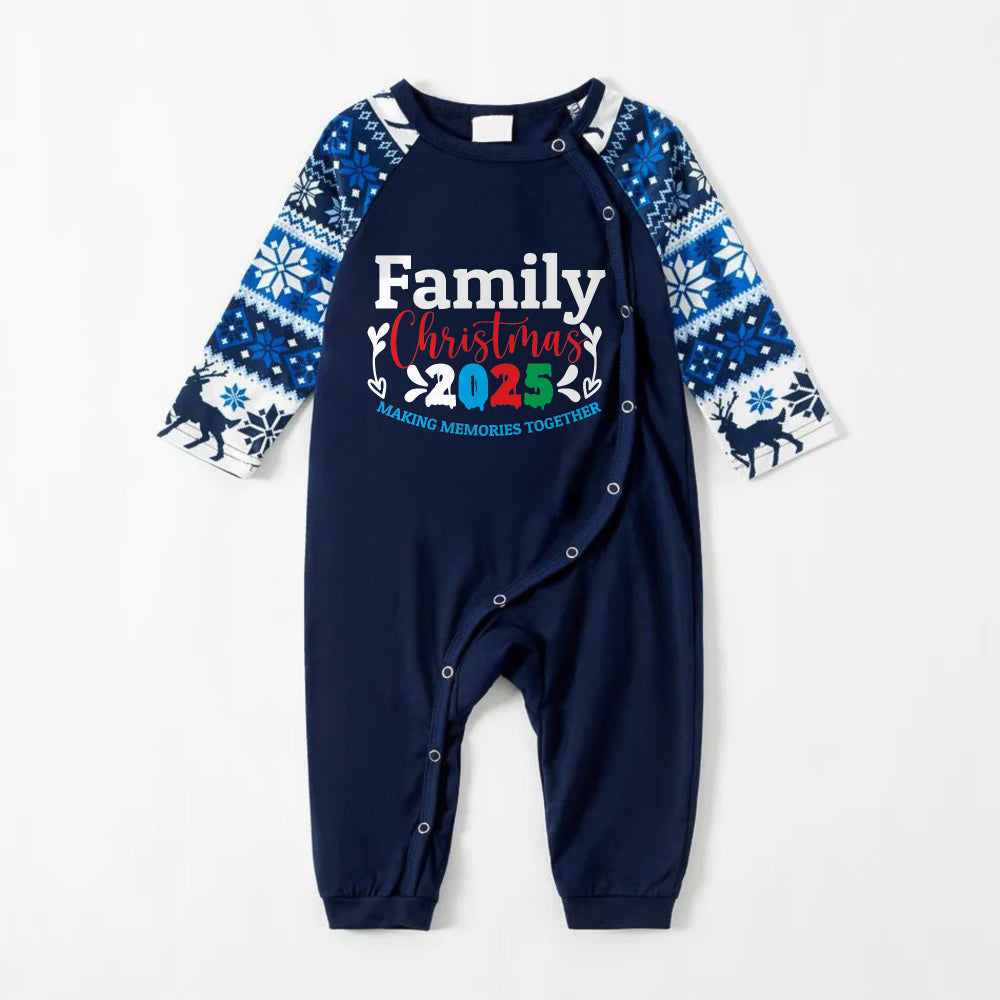 Mirla | Glad Blå Jul-Pyjamas-Set med Familjära Julfraser-Eva Jonsson