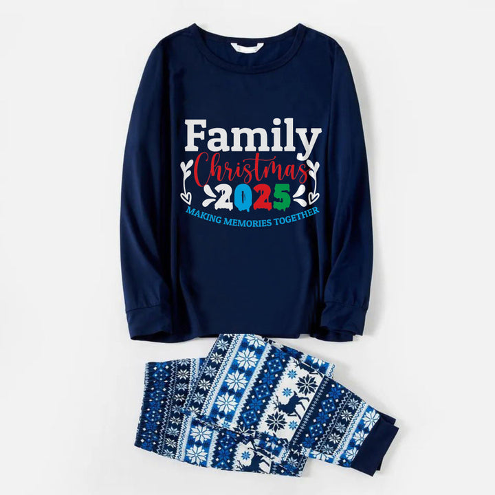 Mirla | Glad Blå Jul-Pyjamas-Set med Familjära Julfraser-Eva Jonsson