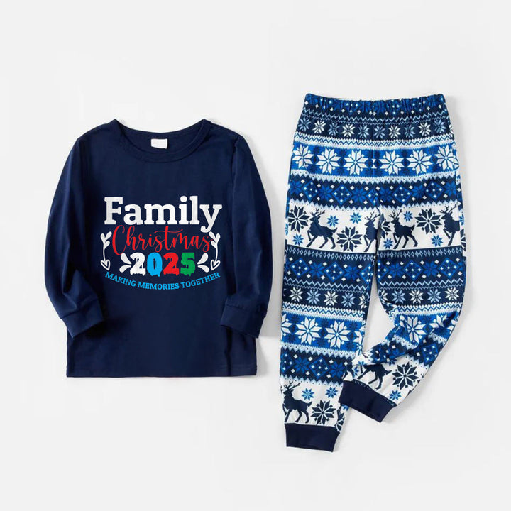 Mirla | Glad Blå Jul-Pyjamas-Set med Familjära Julfraser-Eva Jonsson