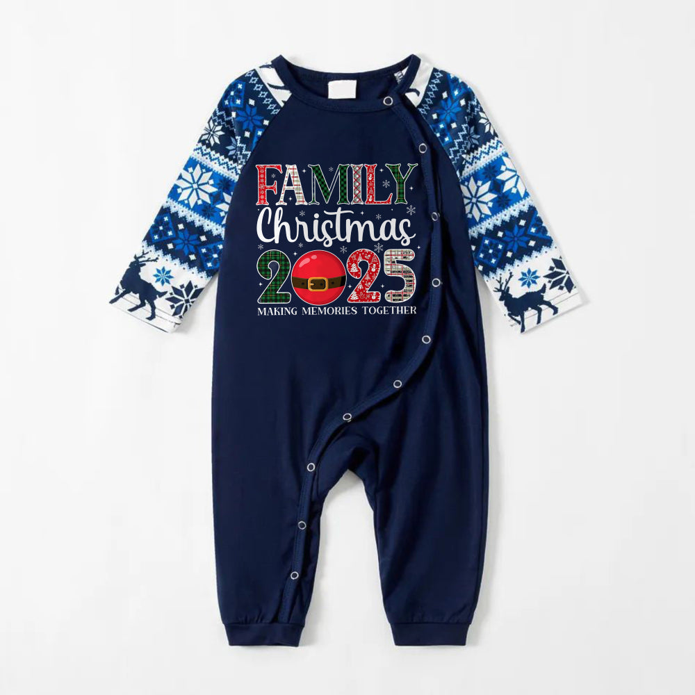 Mirla | Glad Blå Jul-Pyjamaset med Familjejul 2025 Högtidscitat-Eva Jonsson