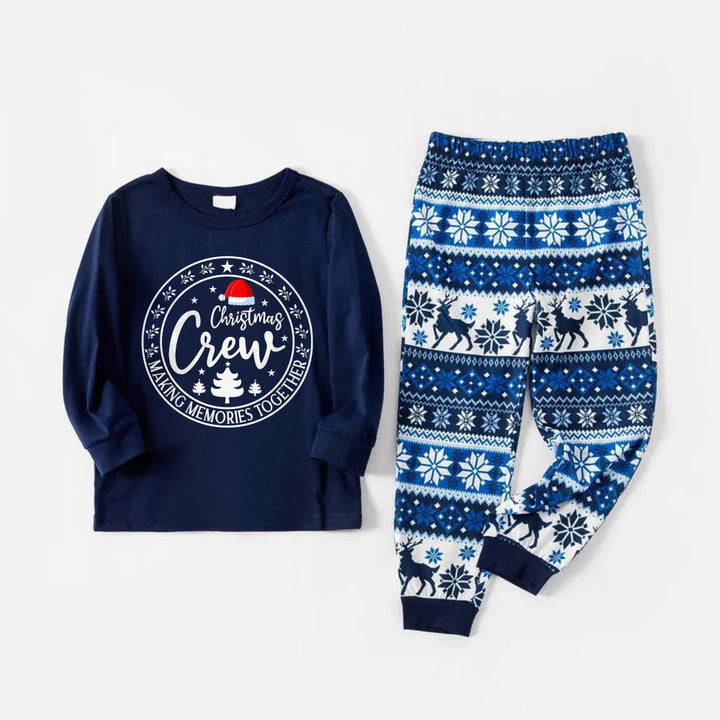 Mirla | Glädjefyllt Blå Julpyjamas-Set med Tomteluva och Christmas Crew Making Memories Together Tryck-Eva Jonsson