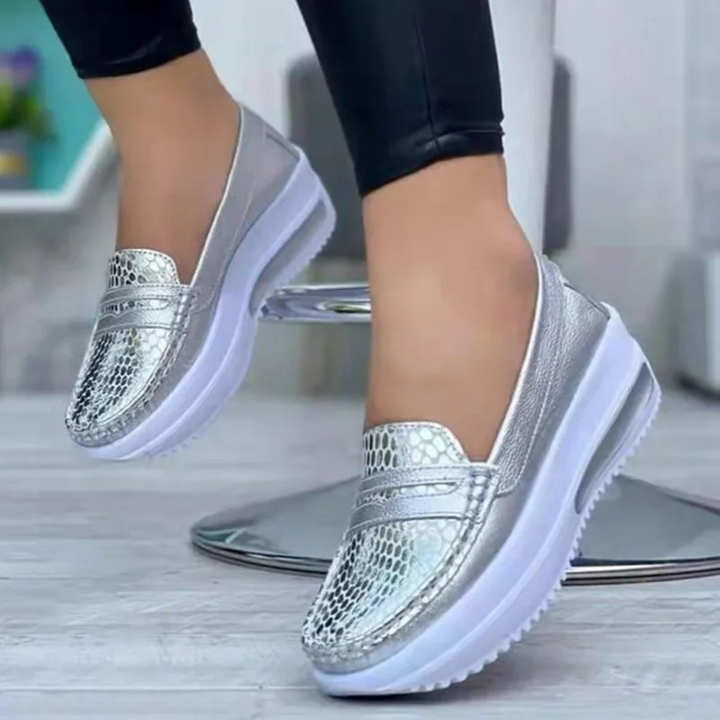 Mirla | Glänsande damloafers i ormskinn-Eva Jonsson