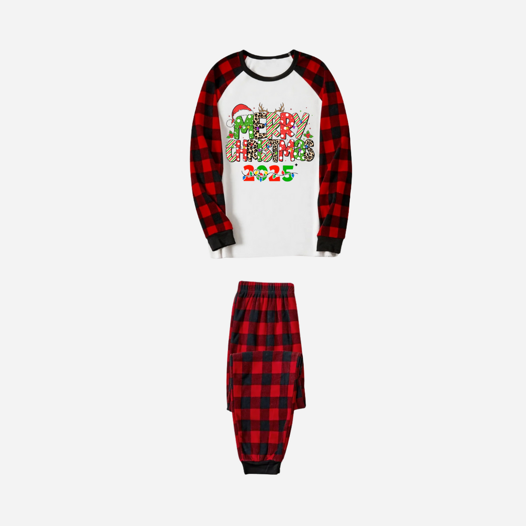 Mirla | God Jul 2025 Familj Jul Pyjamas Set - Vitt Överdel med Röda Rutorärmar och Röda Rutbyxor-Eva Jonsson