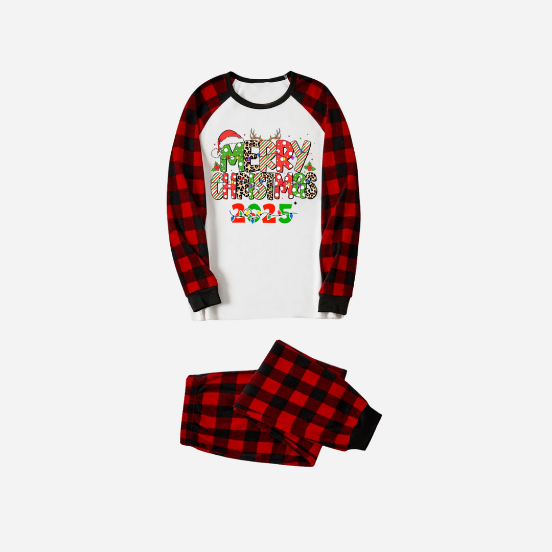 Mirla | God Jul 2025 Familj Jul Pyjamas Set - Vitt Överdel med Röda Rutorärmar och Röda Rutbyxor-Eva Jonsson