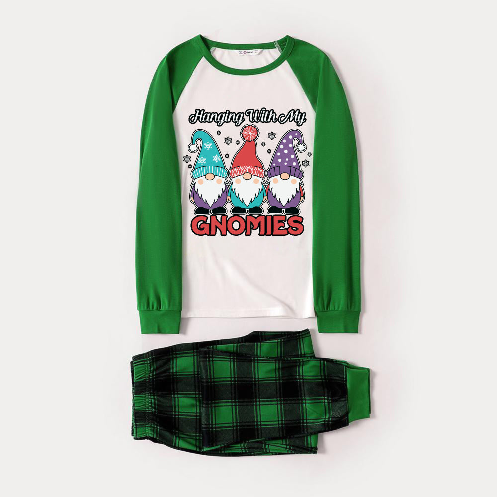 Mirla | Grön Raglan-Topp Grönt Rutmönster Jul-Pyjamaset med Hanging With My Gnomies och Söt Gnomtryck-Eva Jonsson