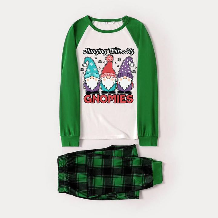 Mirla | Grön Raglan-Topp Grönt Rutmönster Jul-Pyjamaset med Hanging With My Gnomies och Söt Gnomtryck-Eva Jonsson