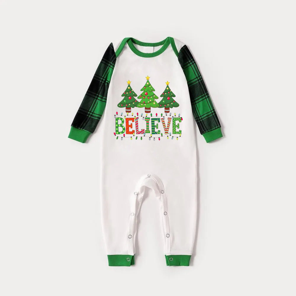 Mirla | Grönt Raglan-Top Grönt Rutmönster Jul-Pyjamaset med Tro och Julgran-Tryck-Eva Jonsson