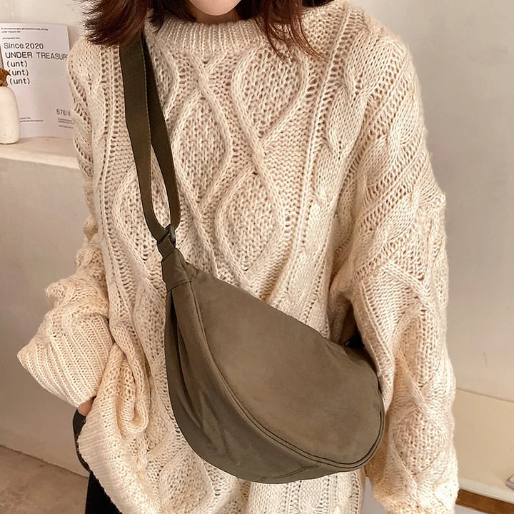 Mirla | Haze Bag️ | Den fashionabla dumplingsväskan för en stilfull outfit-Eva Jonsson