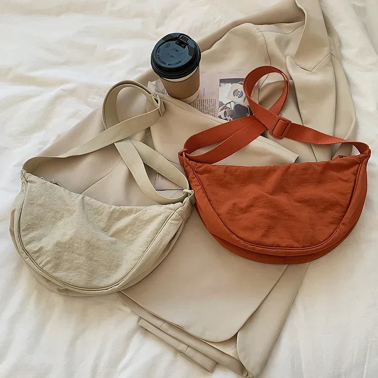Mirla | Haze Bag️ | Den fashionabla dumplingsväskan för en stilfull outfit-Eva Jonsson