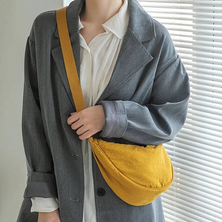 Mirla | Haze Bag️ | Den fashionabla dumplingsväskan för en stilfull outfit-Eva Jonsson