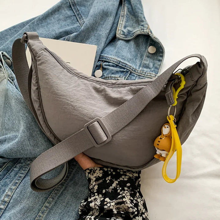 Mirla | Haze Bag️ | Den fashionabla dumplingsväskan för en stilfull outfit-Eva Jonsson