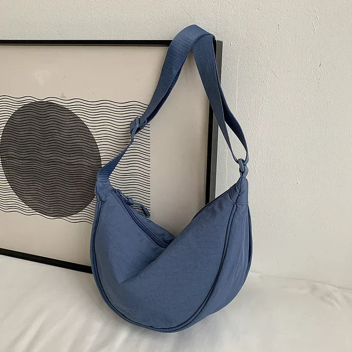 Mirla | Haze Bag️ | Den fashionabla dumplingsväskan för en stilfull outfit-Eva Jonsson