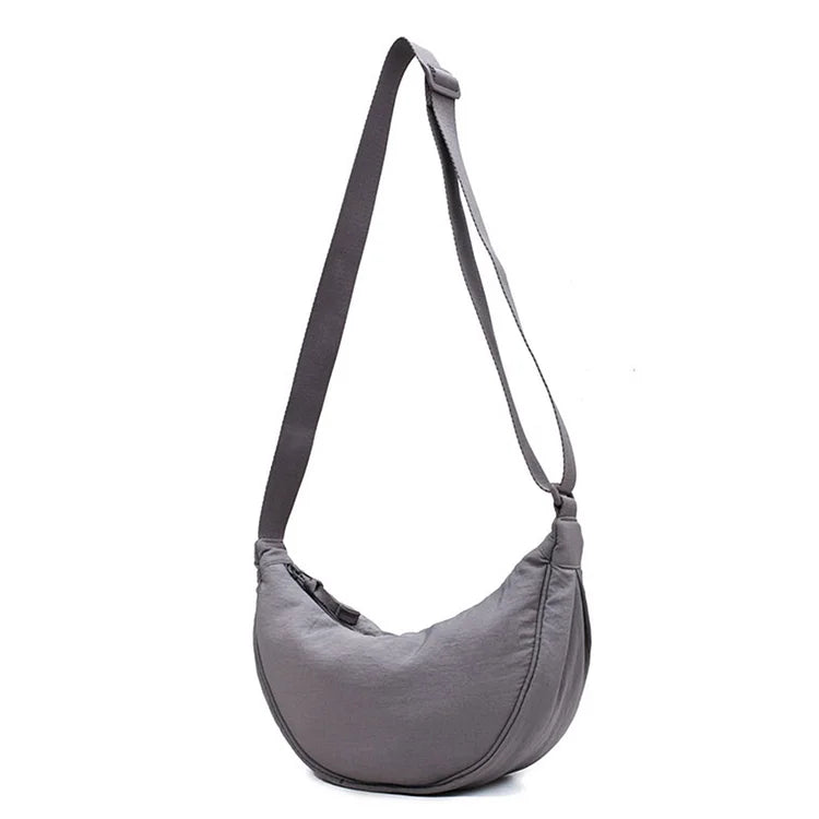 Mirla | Haze Bag️ | Den fashionabla dumplingsväskan för en stilfull outfit-Eva Jonsson