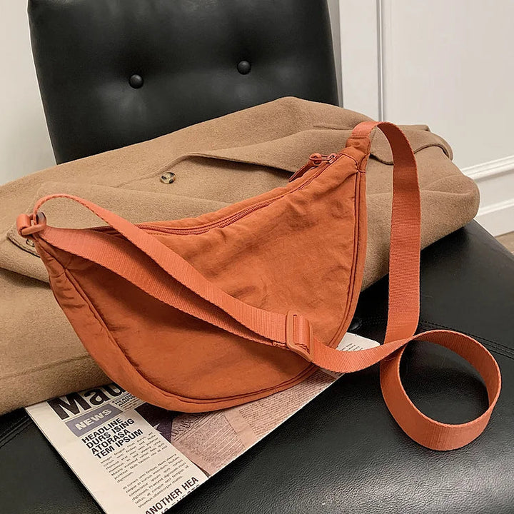 Mirla | Haze Bag️ | Den fashionabla dumplingsväskan för en stilfull outfit-Eva Jonsson