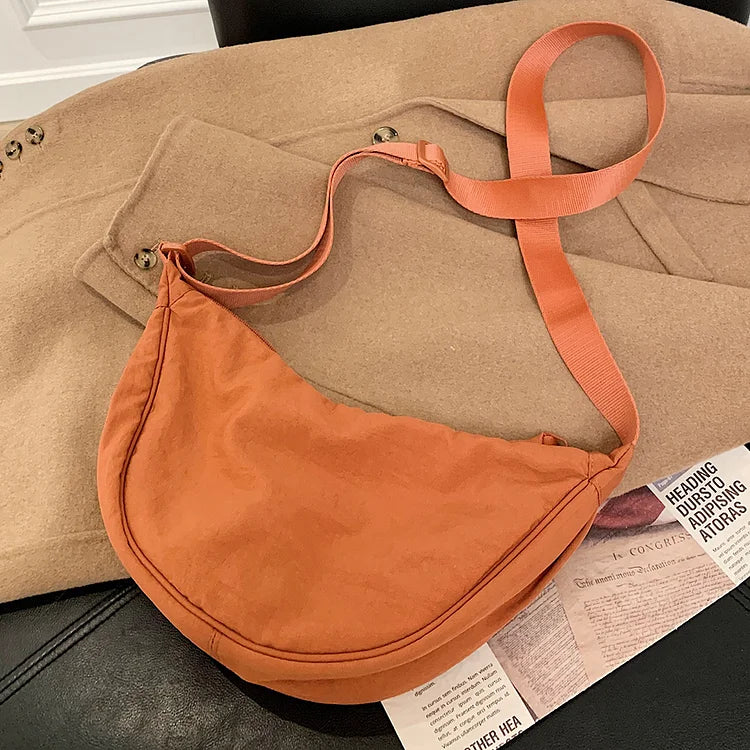 Mirla | Haze Bag️ | Den fashionabla dumplingsväskan för en stilfull outfit-Eva Jonsson