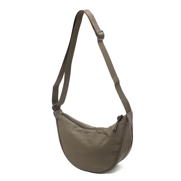Mirla | Haze Bag️ | Den fashionabla dumplingsväskan för en stilfull outfit-Eva Jonsson