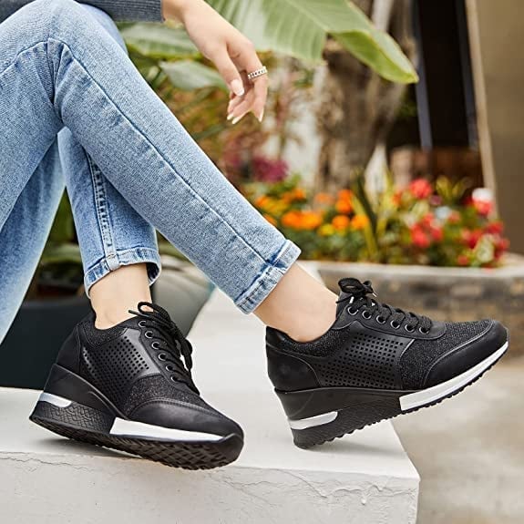 Mirla | Högklackad sneaker med kiladesign för kvinnor-Eva Jonsson