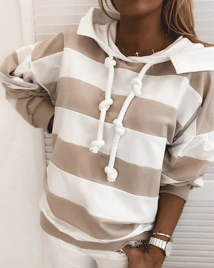 Mirla | Hoodie Stickdetaljer Lätt passform Mjuka material-Eva Jonsson