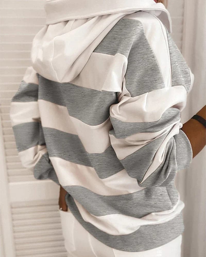 Mirla | Hoodie Stickdetaljer Lätt passform Mjuka material-Eva Jonsson
