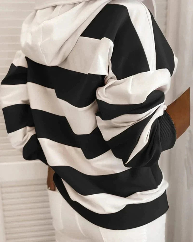 Mirla | Hoodie Stickdetaljer Lätt passform Mjuka material-Eva Jonsson