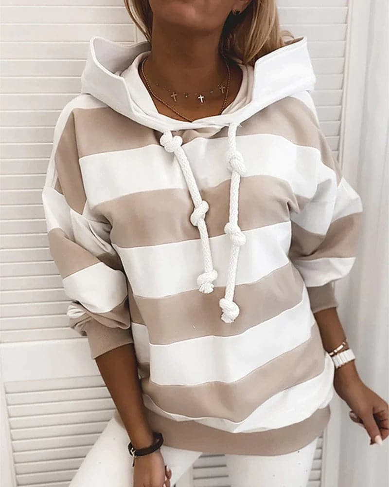 Mirla | Hoodie Stickdetaljer Lätt passform Mjuka material-Eva Jonsson