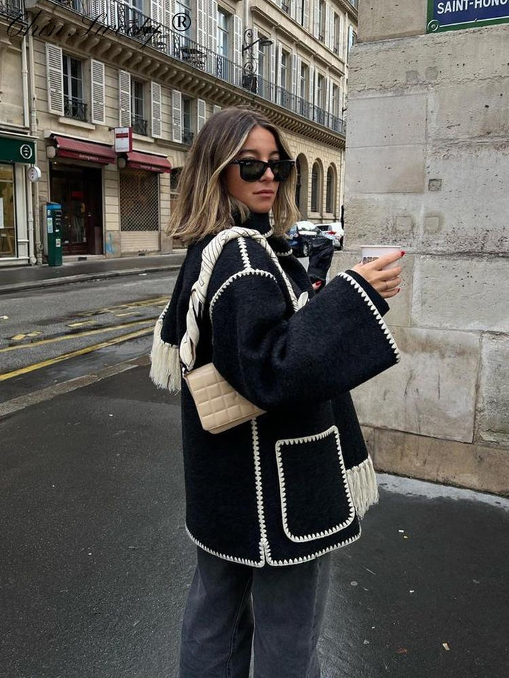 Mirla | Jacka - Elegant Oversized Design med Scarf-Fringe Detaljer-Eva Jonsson