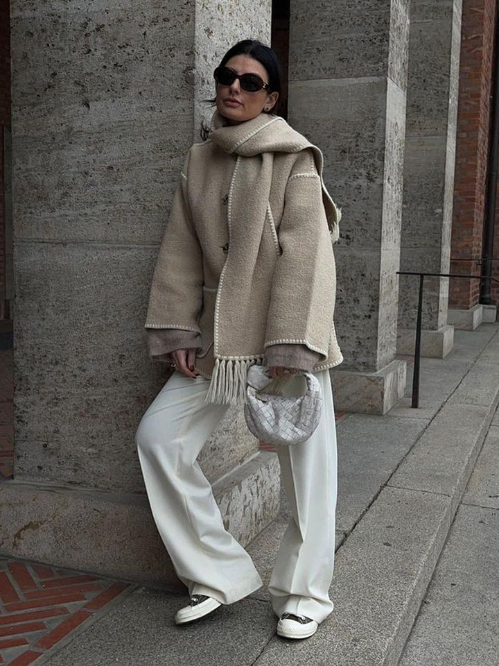Mirla | Jacka - Elegant Oversized Design med Scarf-Fringe Detaljer-Eva Jonsson