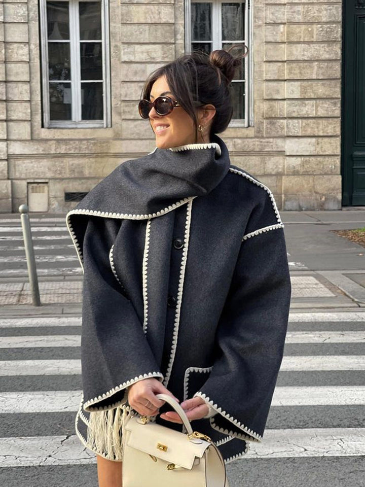 Mirla | Jacka - Elegant Oversized Design med Scarf-Fringe Detaljer-Eva Jonsson