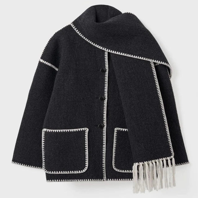 Mirla | Jacka - Överdimensionerad Kappa med Halsduk och Fransprydnader för En Elegant Stil-Eva Jonsson