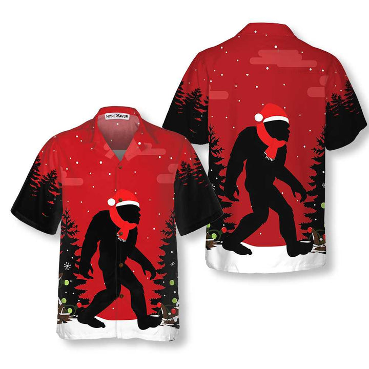 Mirla | Jul-Bigfoot I Skogen Hawaiian Shirt Roligt Jul-Bigfoot-Shirt För Män-Eva Jonsson