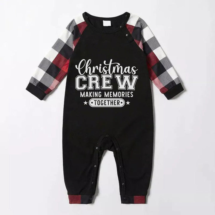 Mirla | Jul Familj Matching Pyjamas - Röd och Grå Rutiga Pjs Set med Jul Slogan Tryck-Eva Jonsson