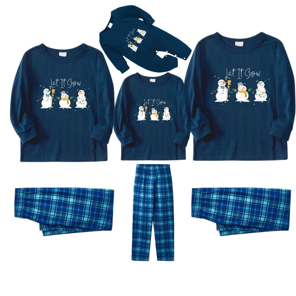 Mirla | Julfamilj Matchande Pyjamas - Marinblå & Himmelsblå Rutiga Pjs-Set med Låt Det Snöa och Snögubbe Mönstertryck-Eva Jonsson