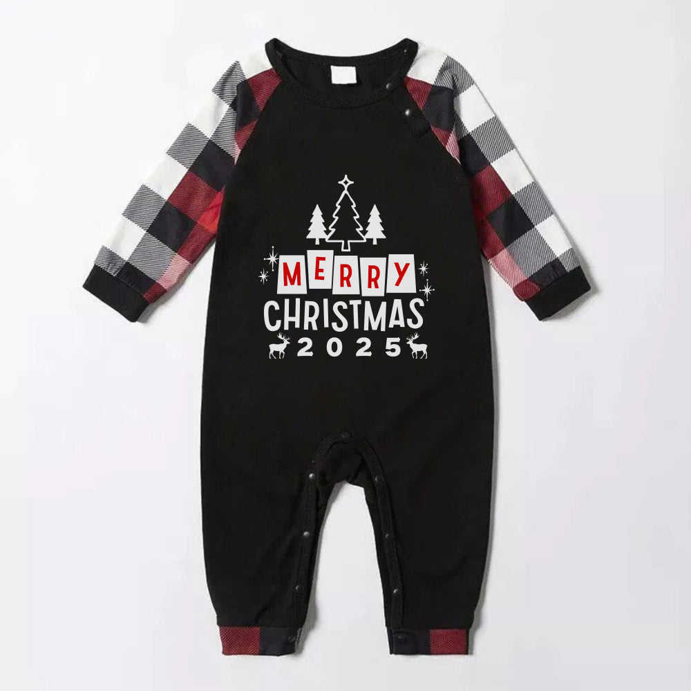 Mirla | Julfamilj-Matchande Pyjamas - Rött och Grått Rutigt Pyjamasset med "God Jul"-Tryck-Eva Jonsson