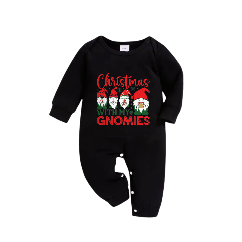 Mirla | Julfamilj Matchande Pyjamas - Svart Topp och Grön Rutig Byxa Pjs Set med Gnome Familj och Jul med Mina Gnomies Tryck-Eva Jonsson