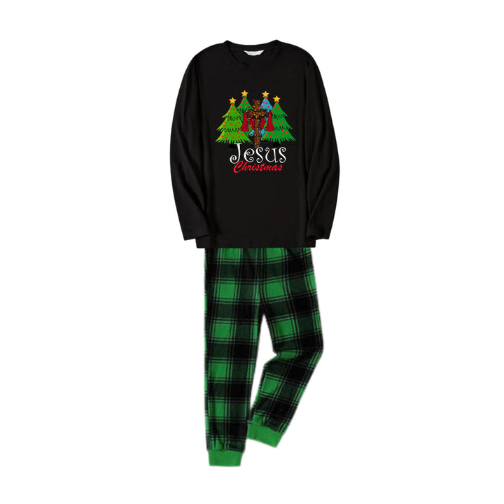 Mirla | Julfamilj Matchande Pyjamas - Svart Topp och Gröna Rutiga Byxor Pjs-Set med Jesus Jultryck-Eva Jonsson