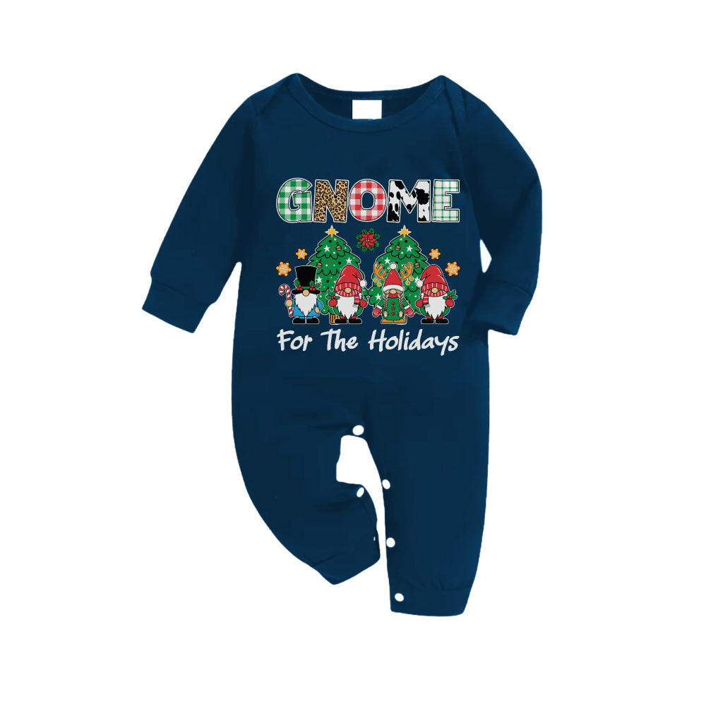 Mirla | Julfamilj-Pyjamaset I Marinblå & Ljusblå med Gnome For The Holidays och Gnomies Tecknad Tryck-Eva Jonsson