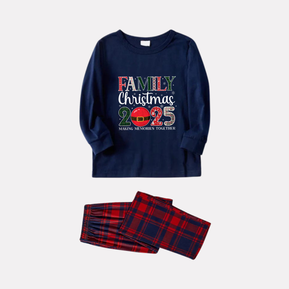 Mirla | Julfamilj-Set Matchande Pyjamas - Navy & Röda Rutig Pjs med Familjejul 2025 Konstnärlig Text-Eva Jonsson