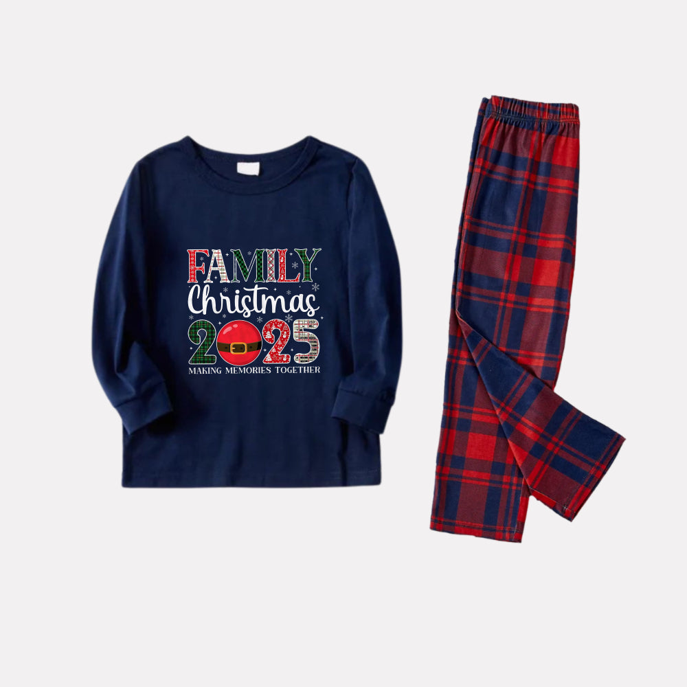 Mirla | Julfamilj-Set Matchande Pyjamas - Navy & Röda Rutig Pjs med Familjejul 2025 Konstnärlig Text-Eva Jonsson