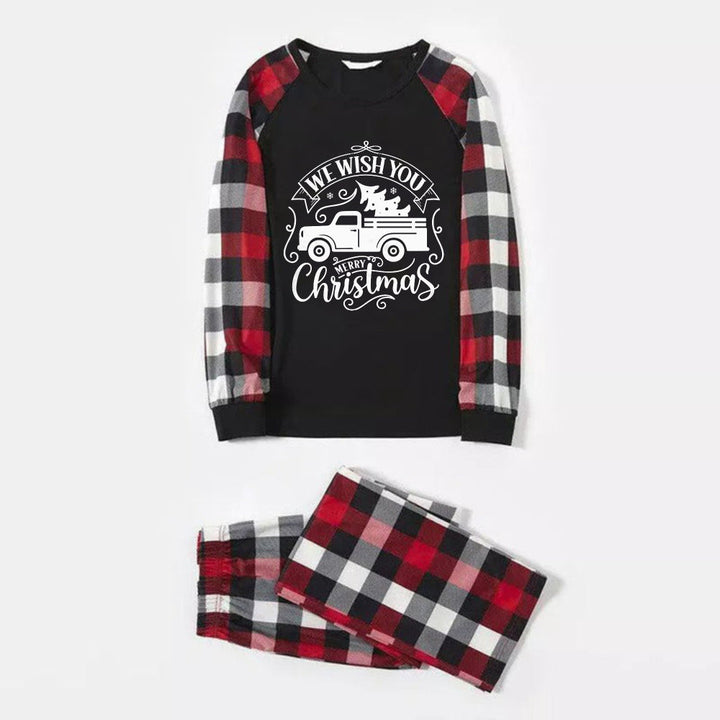 Mirla | Julfamiljematchande Pyjamas - Röda och Grå Rutiga Pyjamasar med Den Konstnärliga Texten Vi Önskar Er En God Jul-Eva Jonsson