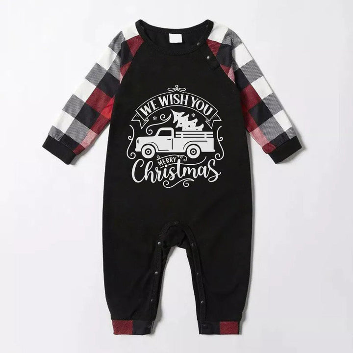 Mirla | Julfamiljematchande Pyjamas - Röda och Grå Rutiga Pyjamasar med Den Konstnärliga Texten Vi Önskar Er En God Jul-Eva Jonsson