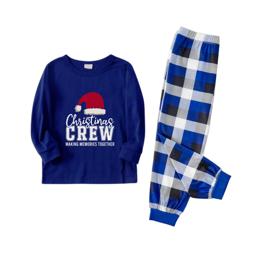Mirla | Julfamiljens Matchande Pyjamas - Marinblå och Vita Rutiga Pjs-Set med Christmas Crew Making Memories Together och Tomtehattmönster Tryck-Eva Jonsson